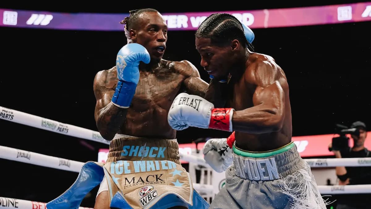 Foster fends off Ford to retain WBC junior lightweight crown
