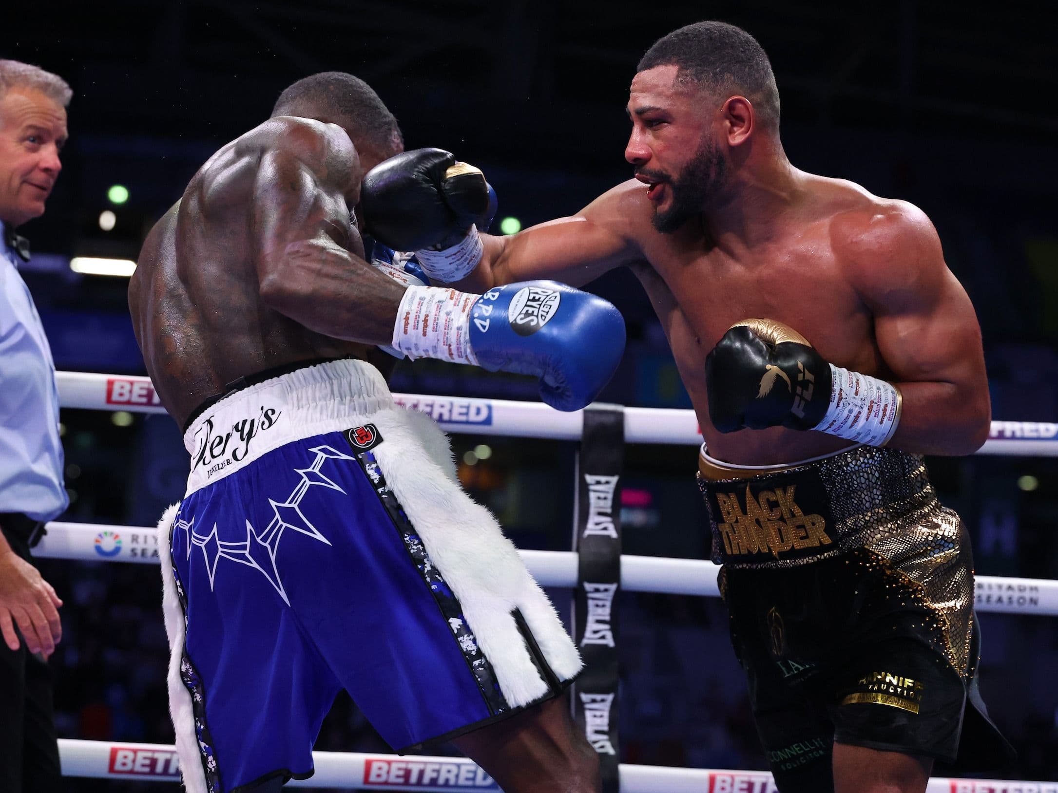 Caoimhin Agyarko Outworks Ishmael Davis In Tense Duel On Crocker-Donovan 2 Bill