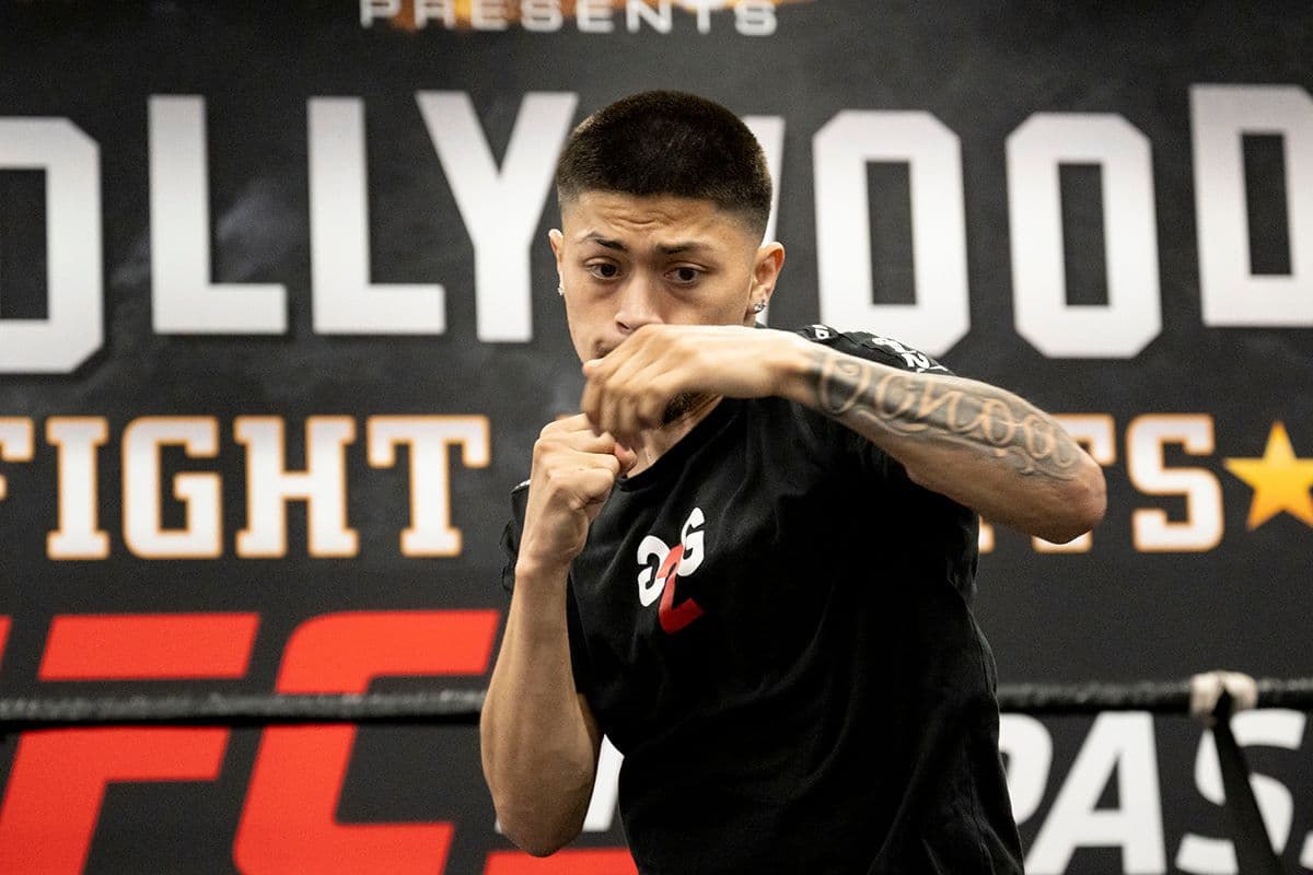 Adan Ochoa and Anthony Garnica Set For Crossroads Bout In Long Beach