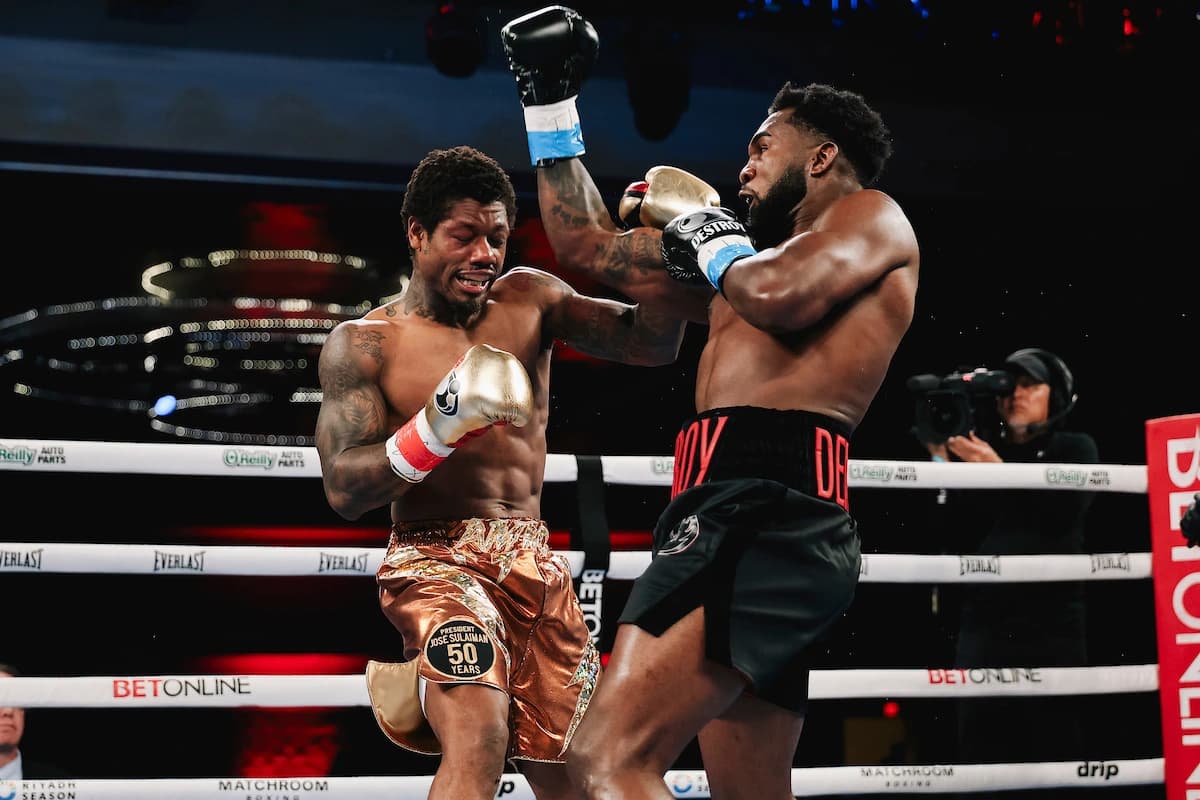 Adames Drops Williams, Wins Wide Decision, Keeps WBC 160-Pound Title