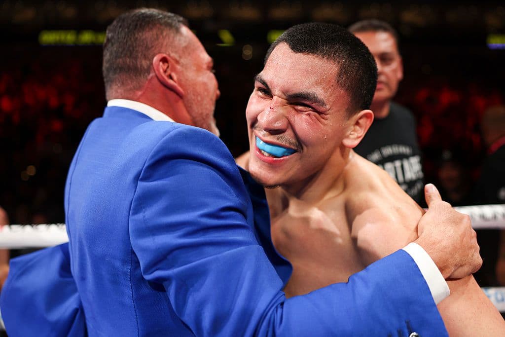 De La Hoya demands 60-40 split for Vergil Ortiz to face Jaron Ennis, chides his promoter