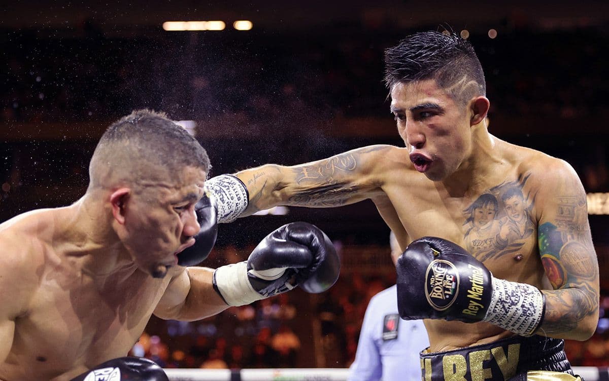 Julio Cesar Martinez outlasts Angelino Cordova to retain WBC fly title