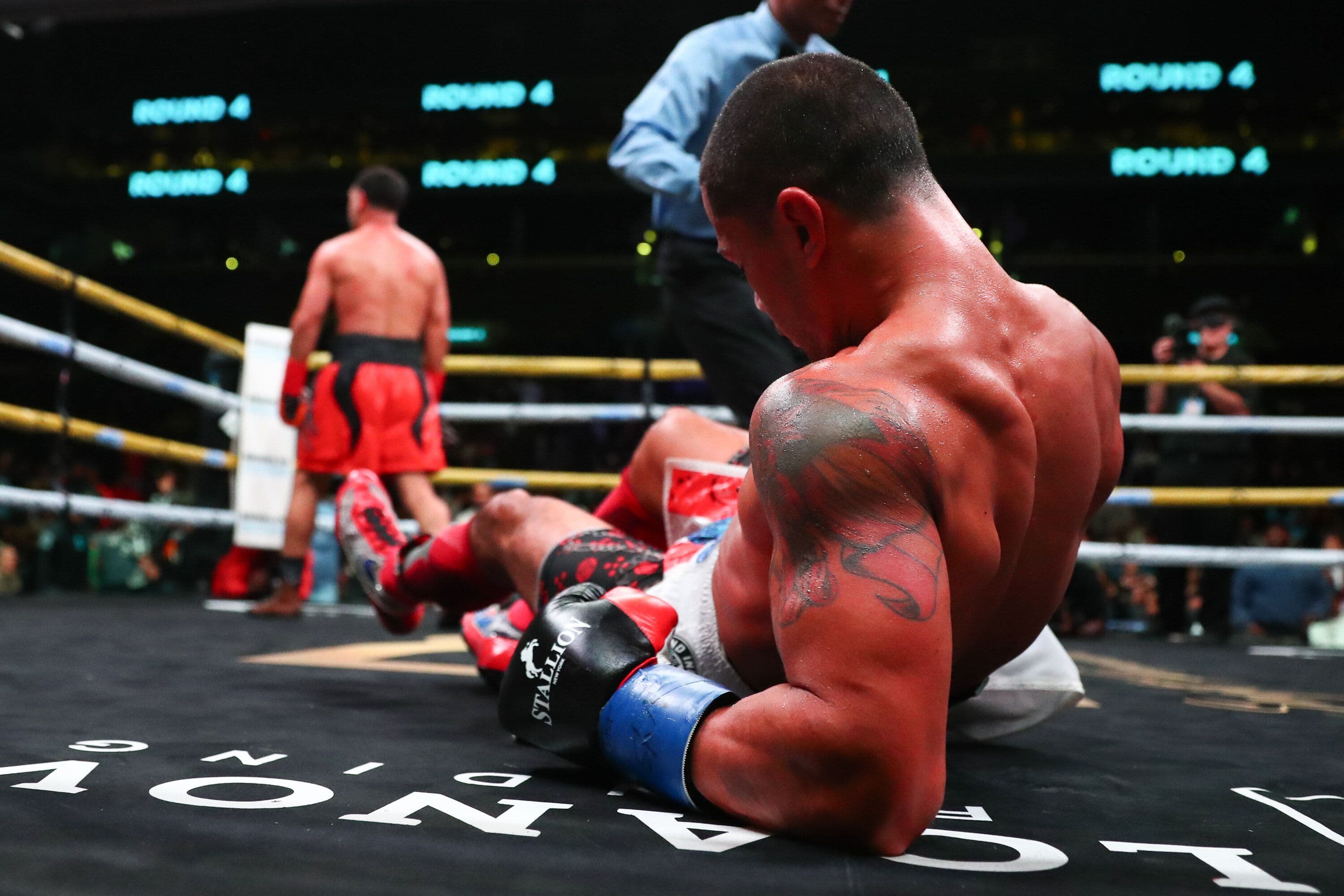 Danny Garcia Dismantles Daniel Gonzalez, Stops Him With 4th-Round KO