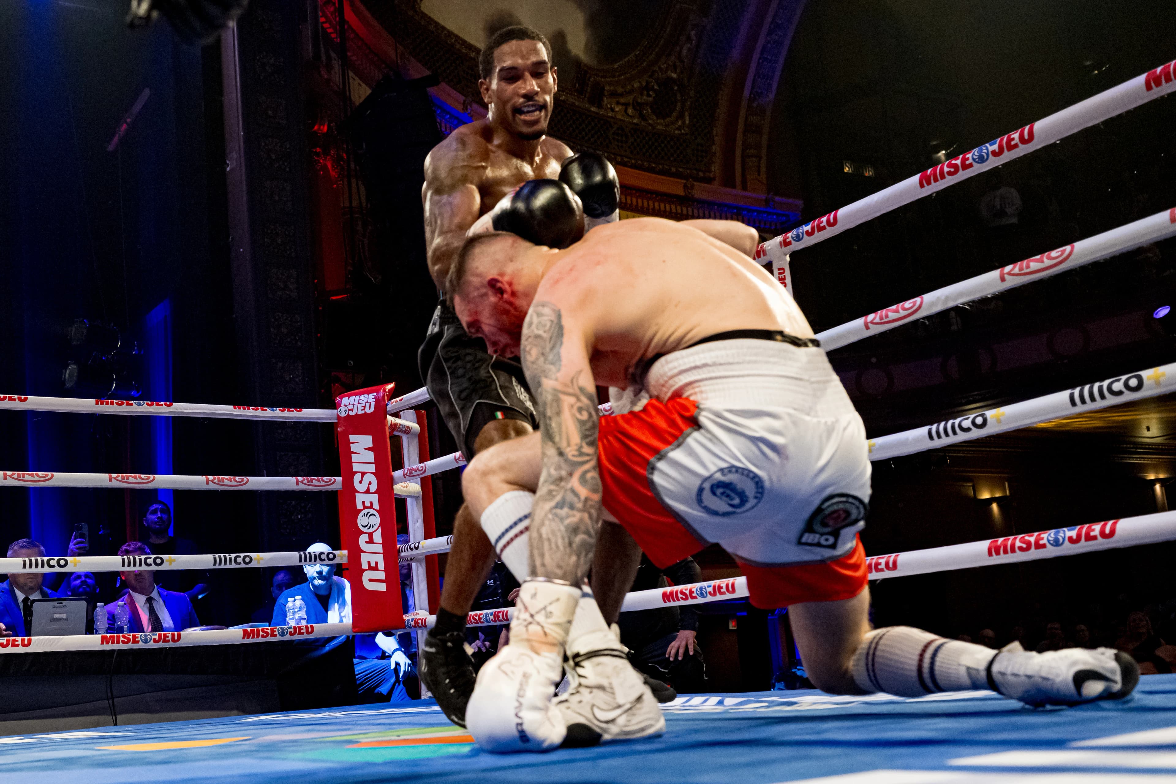 Iglesias pummels Zaren in first super middleweight title defense