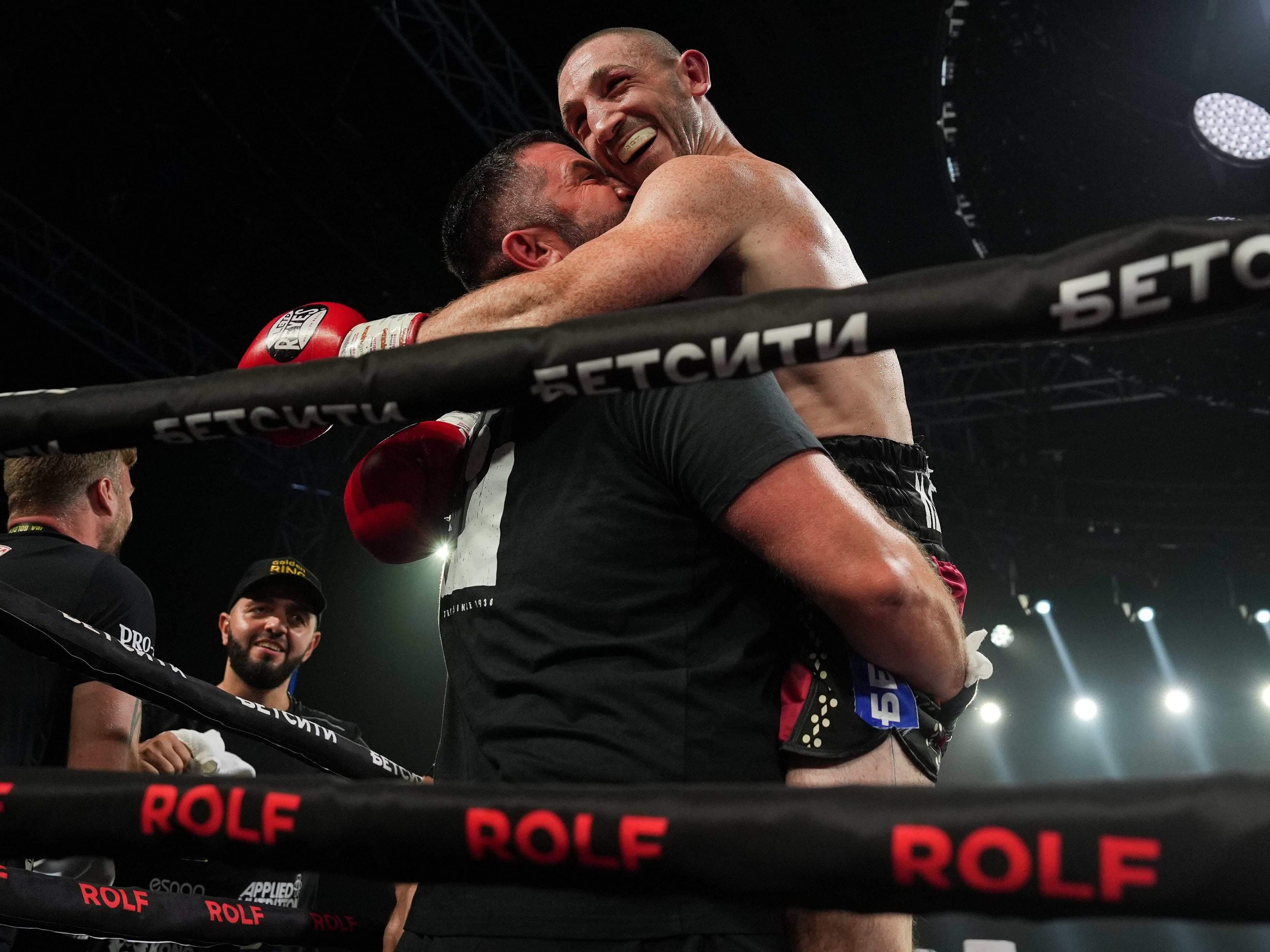 Jazza Dickens Stuns Albert Batyrgaziev With 4th-Round KO, Wins WBA Interim World Junior Lightweight Title