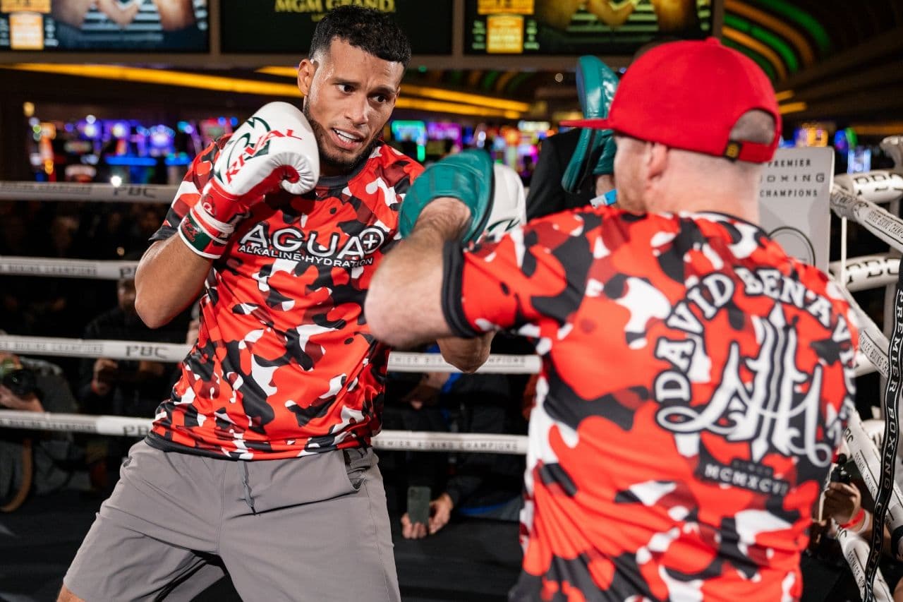 Photos: David Benavidez, David Morrell - Show Off Moves at Media Workouts