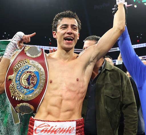 WBO featherweight champion Rafael Espinoza returns Nov. 15 in Mexico