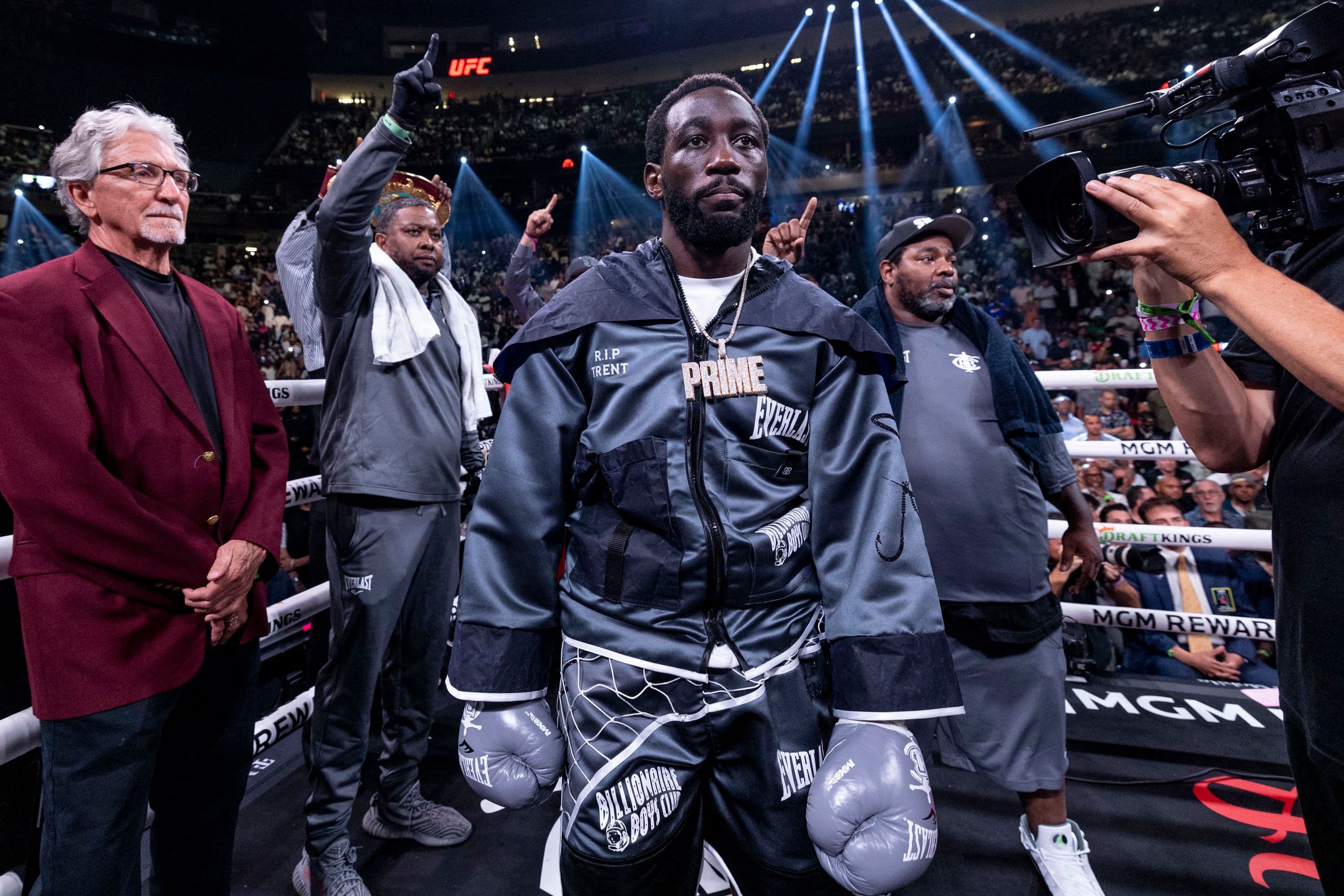 Crawford Will ‘Beat The Sh!t Out’ Of Canelo Alvarez, Says Timothy Bradley