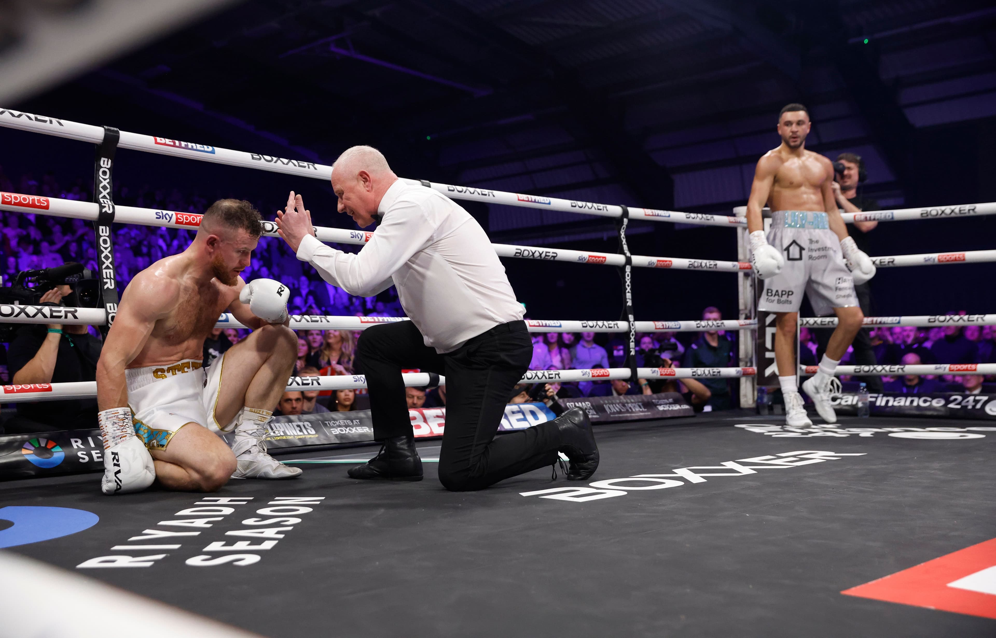 Simpson Sinks Woodall In Two To Retain Titles, Setting Up Oakwell Summer Showdown