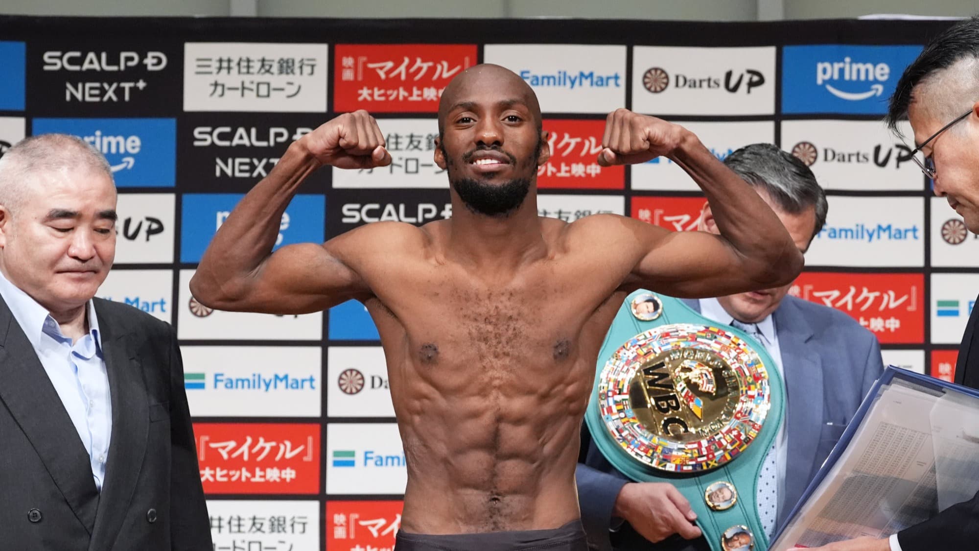 Malajika upsets Tsuboi to win WBC title, Matsumoto outworks Acosta