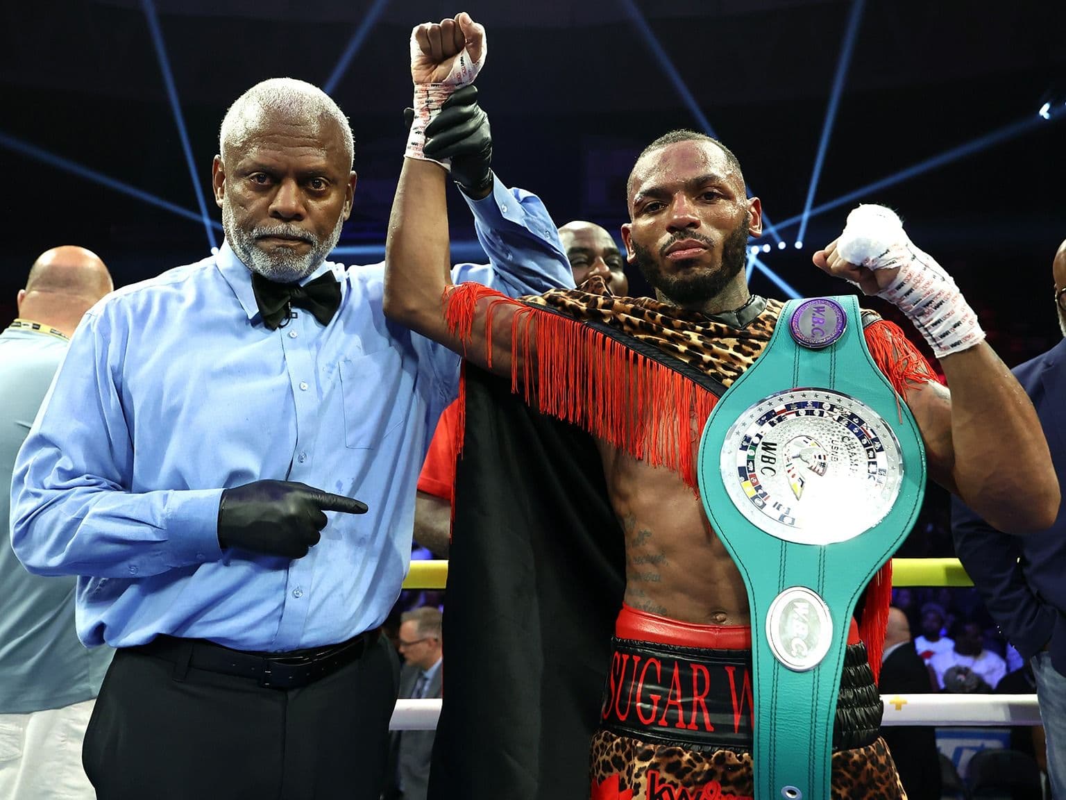 Nahir Albright Beats Kelvin Davis By Majority Decision In First Outing Since Keyshawn Davis Fight