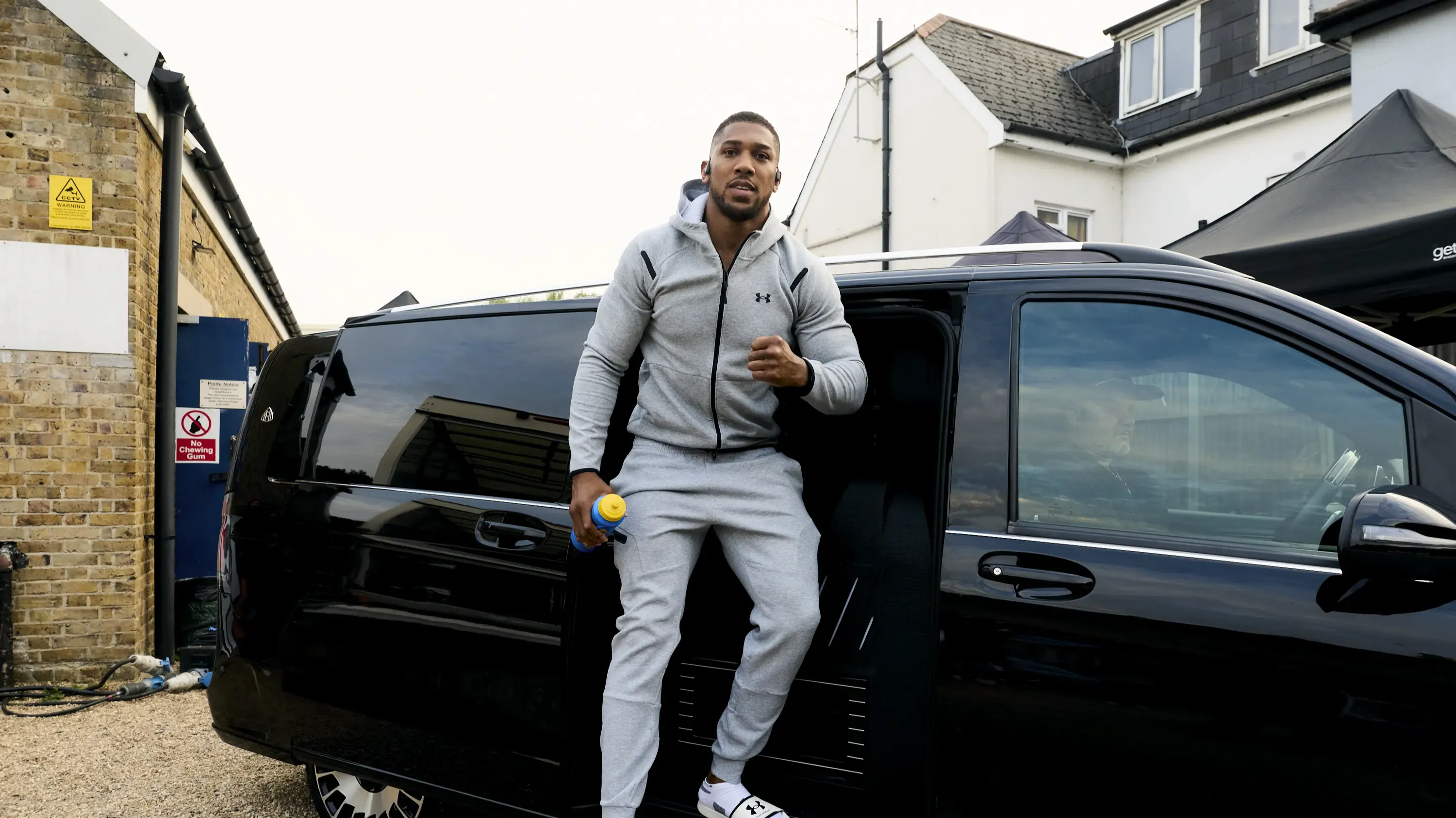 Joshua, Fury arrive in London ahead of Wednesday presser