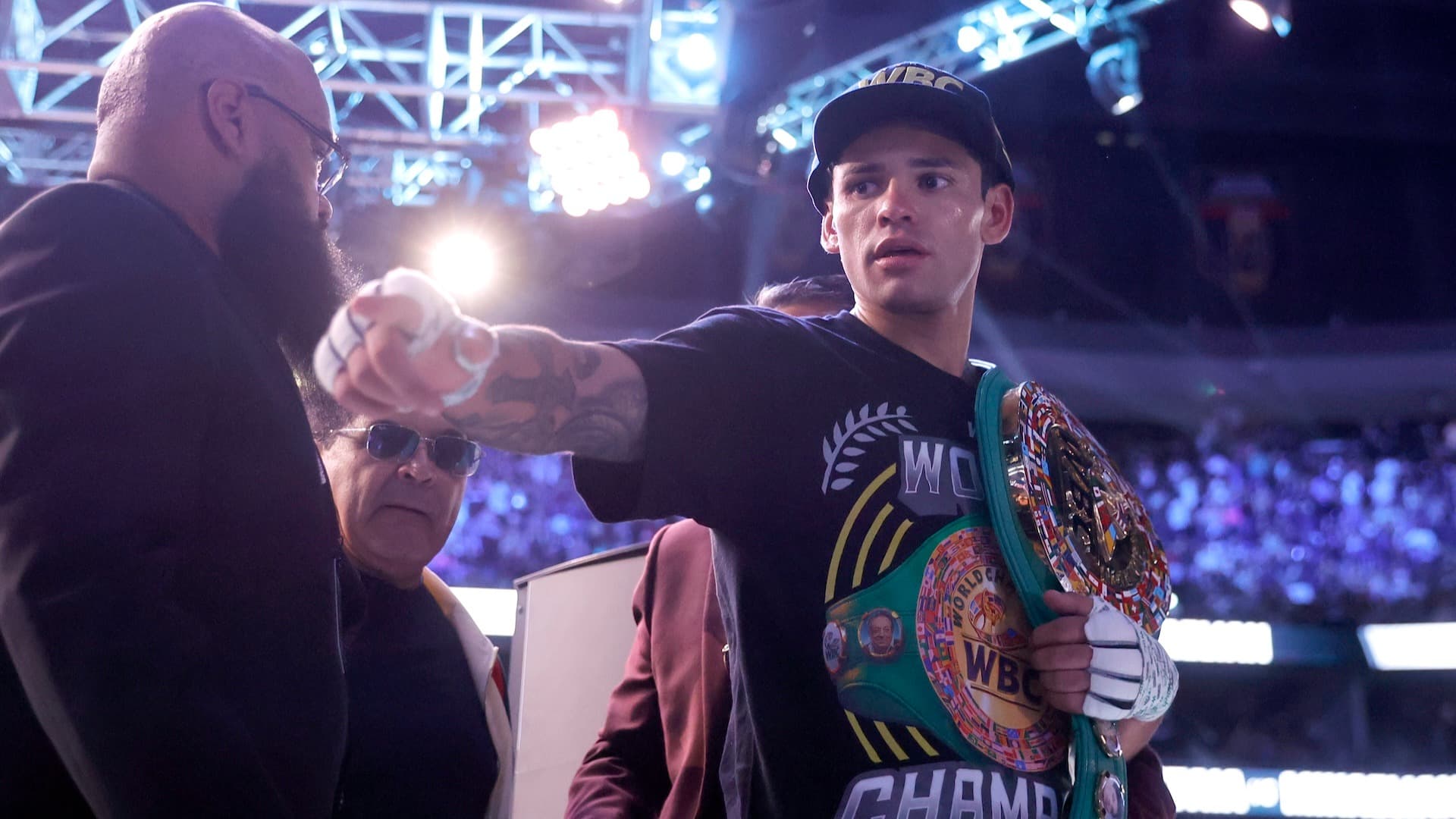 Poll: Who wins Garcia vs. Lopez?