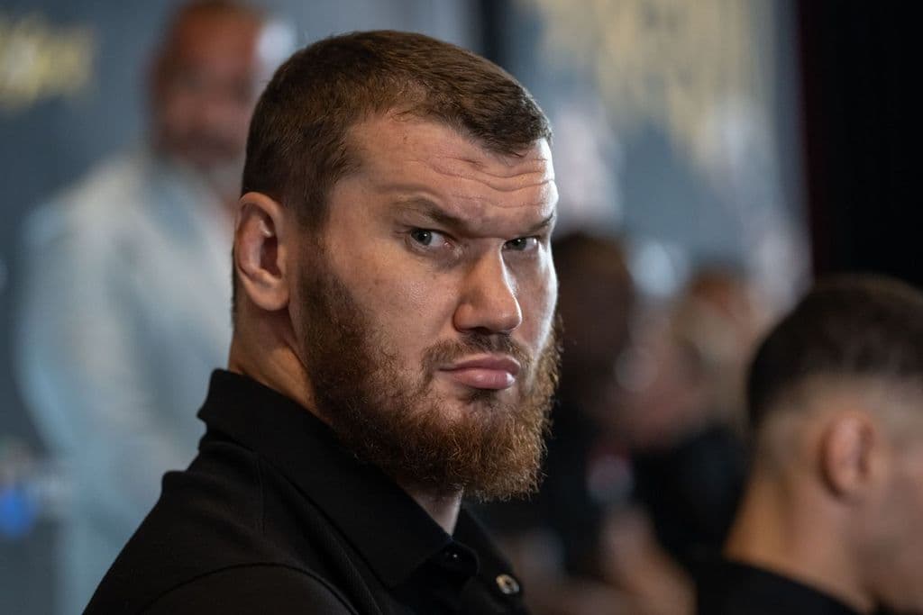 Arslanbek Makhmudov Tells Dave Allen 'You Will See A Lion' On Saturday Night