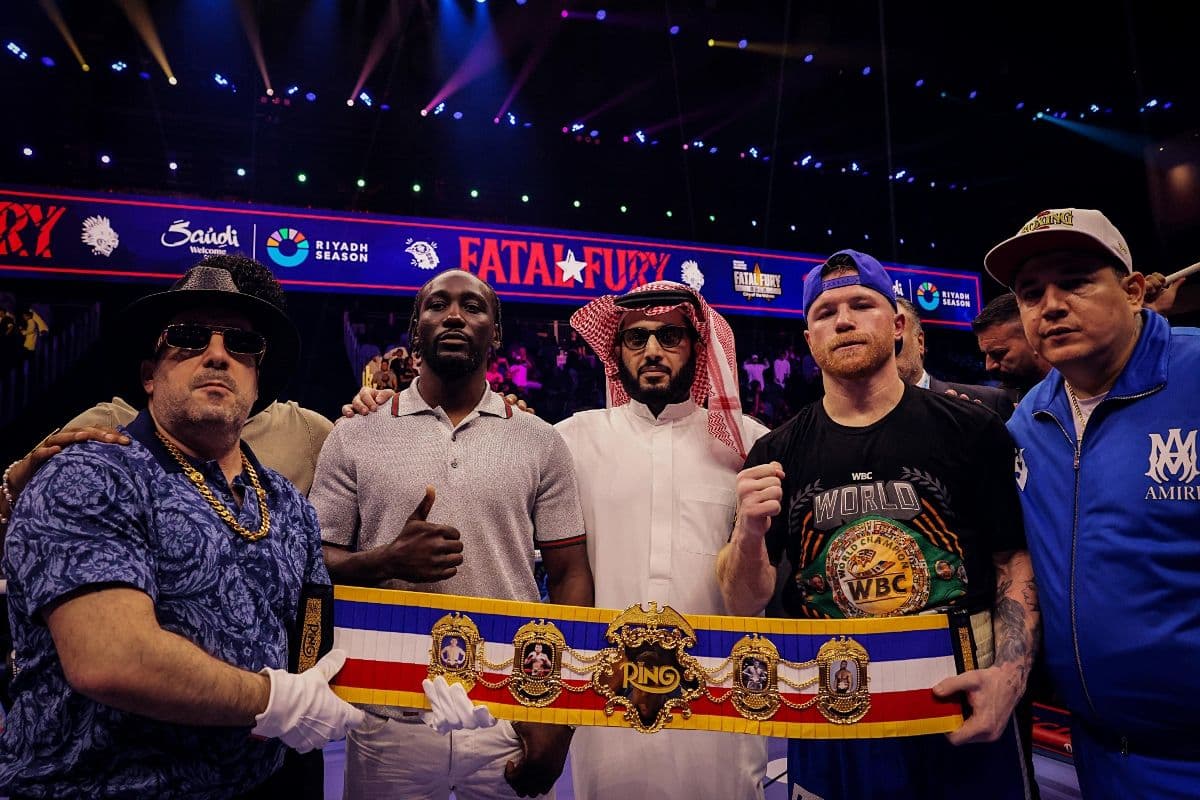 Crawford Believes Canelo Fight Can Surpass Mayweather-Pacquiao Records 'If It Catches Fire'