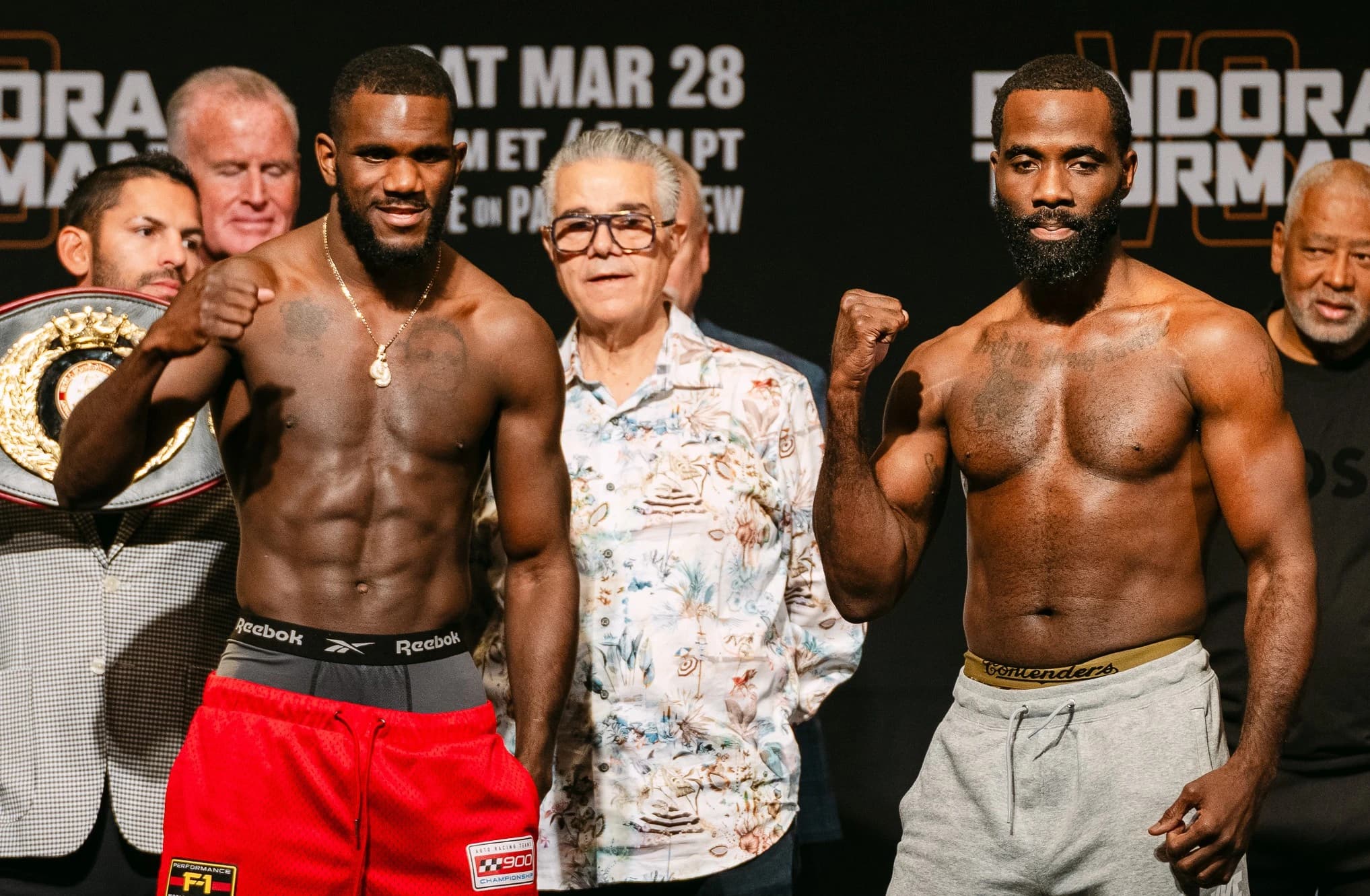 Yoenli Hernandez picks apart Terrell Gausha, stops him in four