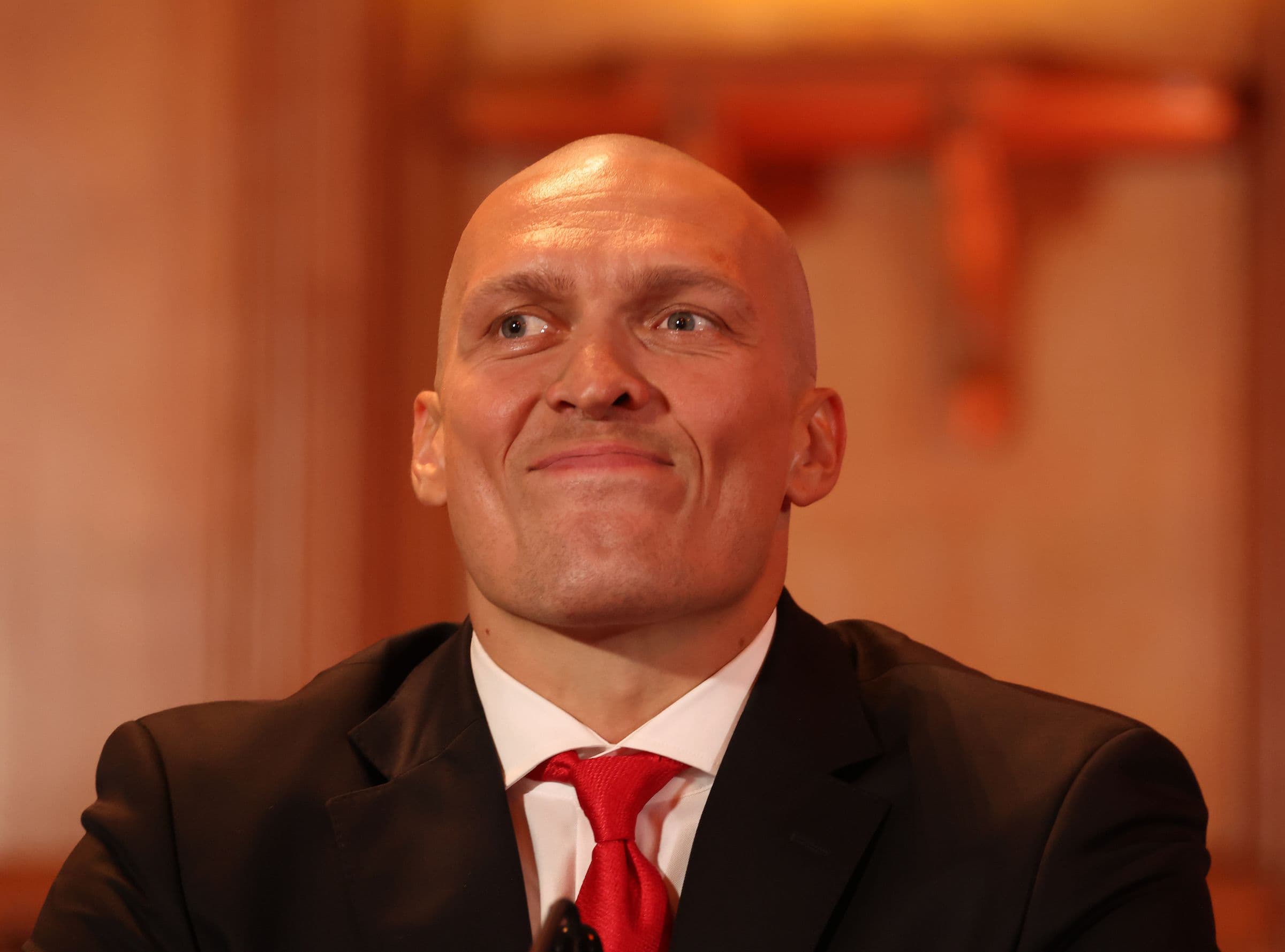 Wilder Trainer Malik Scott Says Usyk Will KO Fury In Rematch