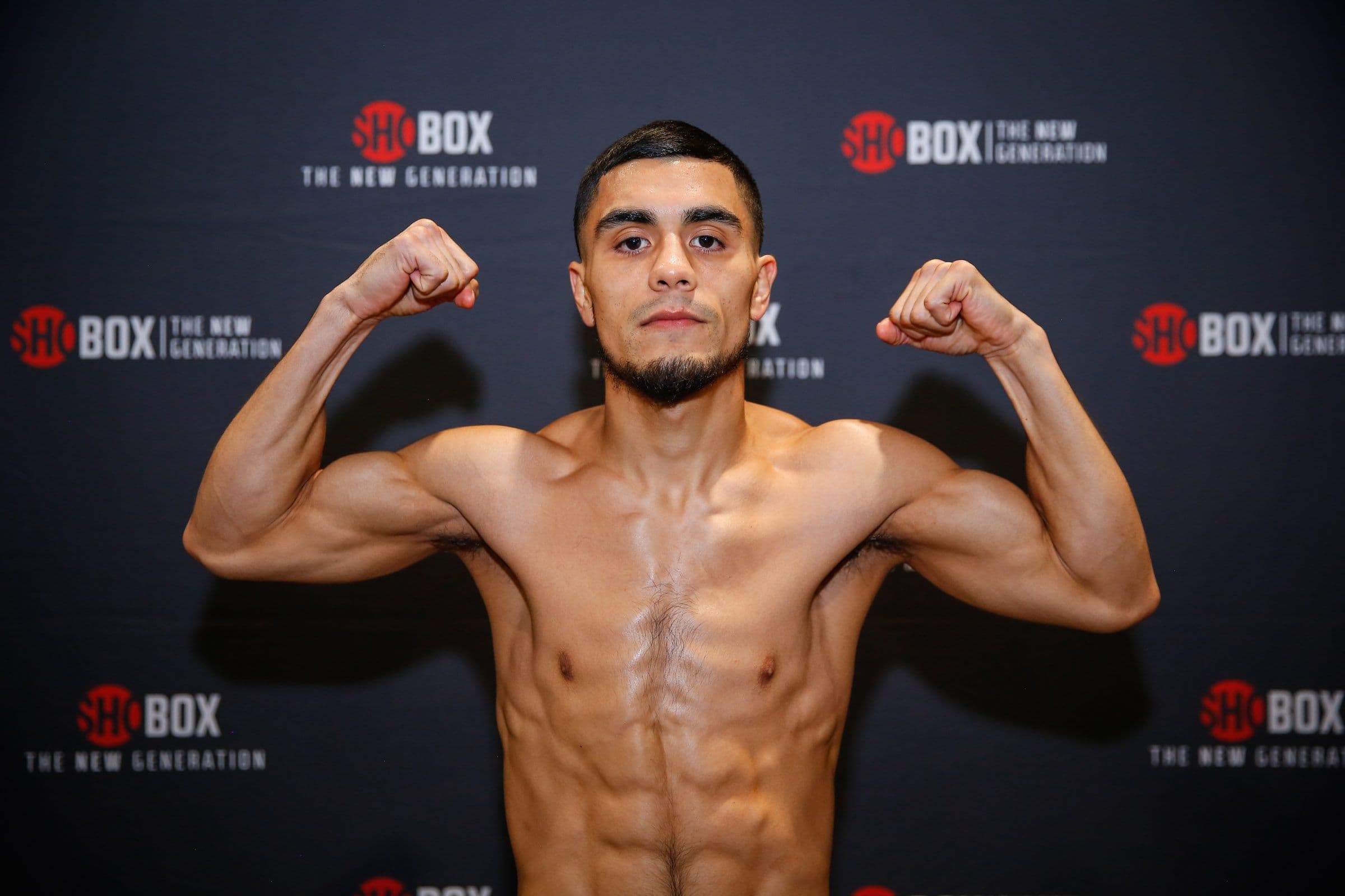 Edward Vazquez overcomes rough start, beats Daniel Bailey by unanimous decision