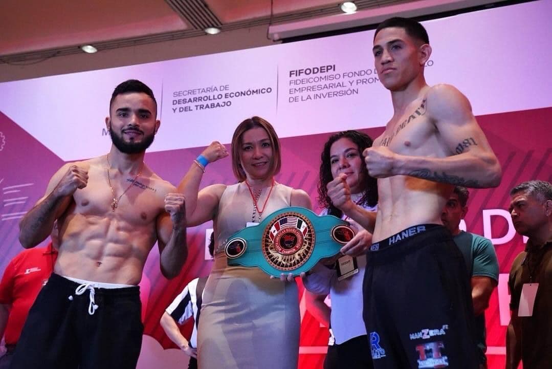 Ismael Ramirez scores a close decision win over Jesus Arechiga in Mexico