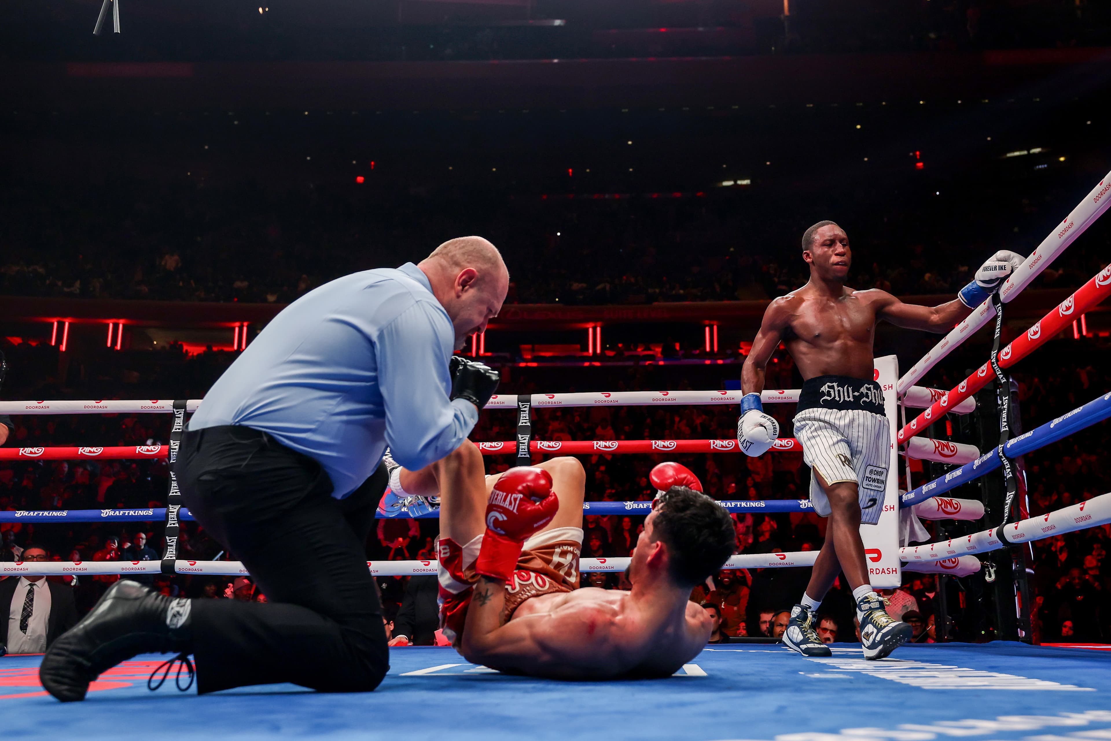 ‘Shu Shu’ Carrington Scores Violent KO Of Carlos Castro For WBC Title