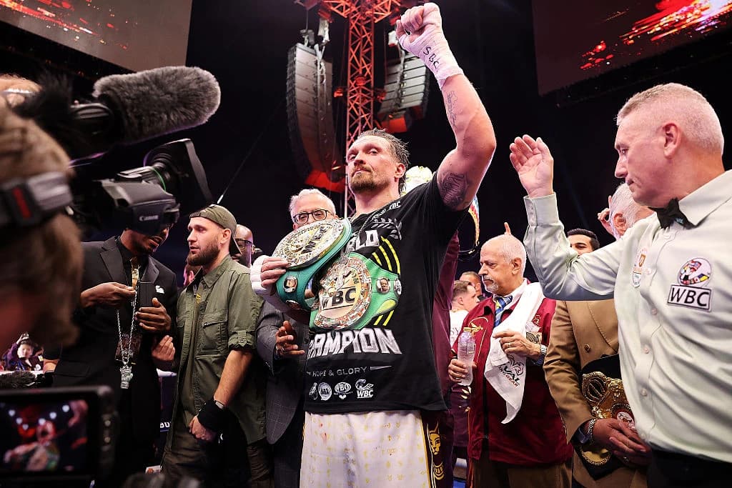 Usyk unbothered by disputed Verhoeven stoppage: ‘It's not my job’
