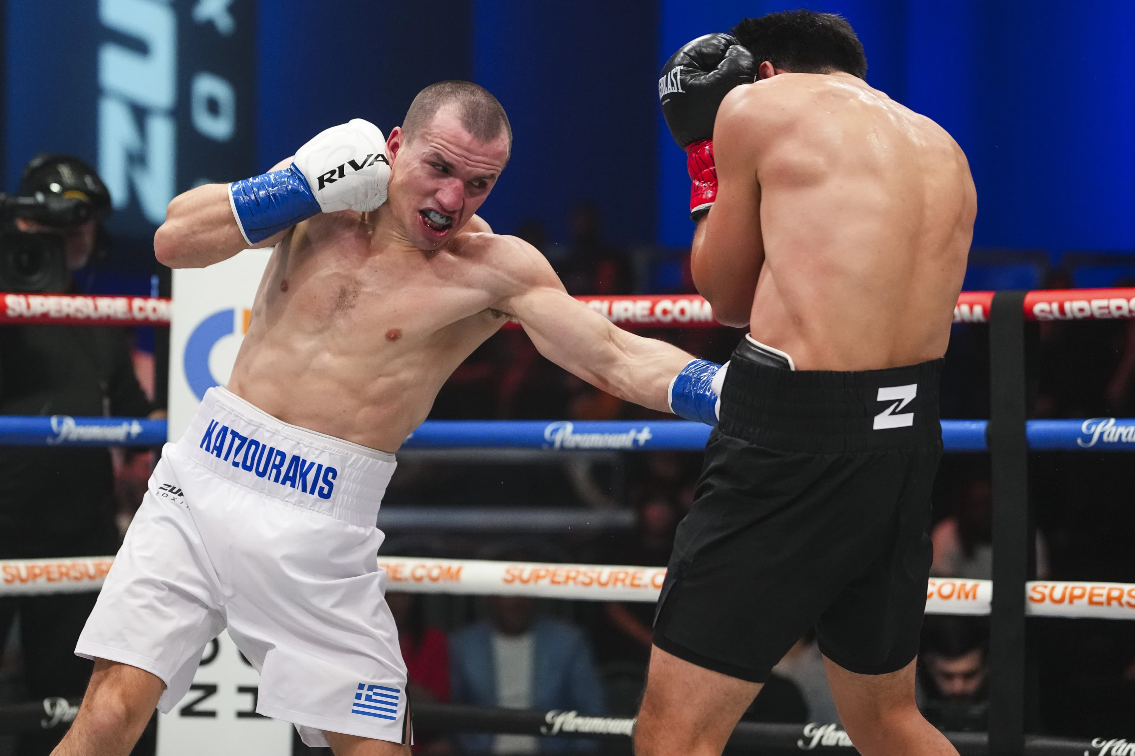 Katzourakis outpoints Rodriguez to remain unbeaten