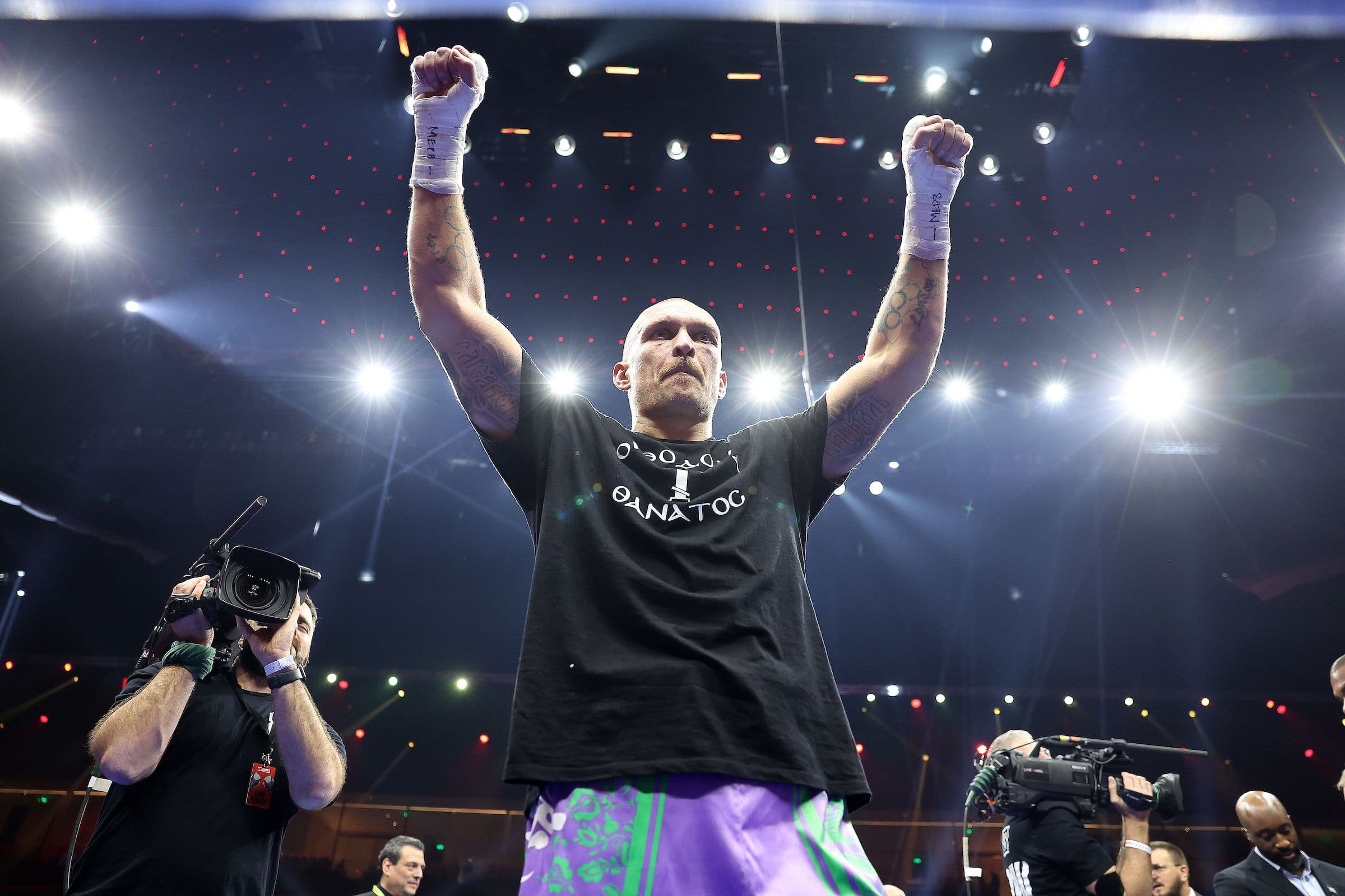 Evander Holyfield Views Oleksandr Usyk As A Top 3 Heavyweight Of All Time