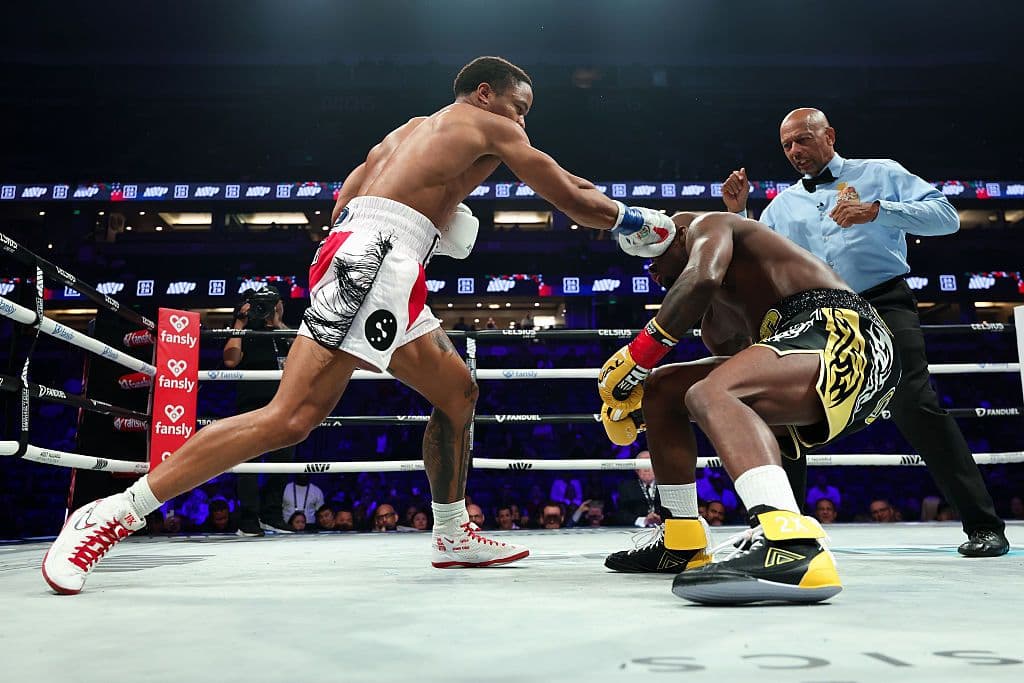Tevin Farmer Thinks Referee Stopped Fight Too Early: 'I Deserved To Fight Through It'