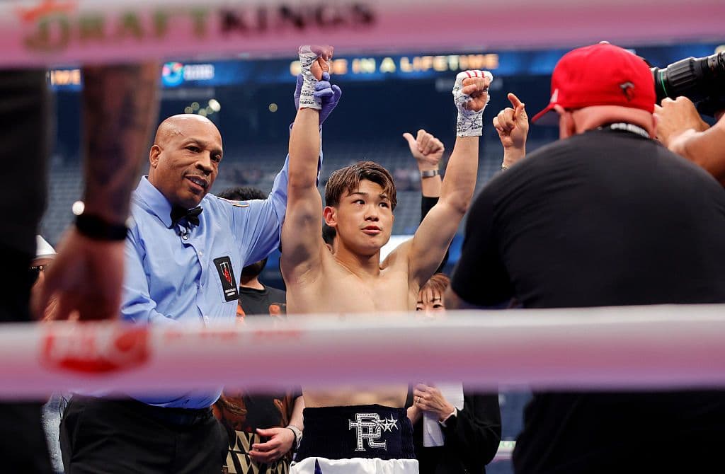 Reito Tsutsumi knocks out Javier Martinez In 1st round On Canelo-Crawford card