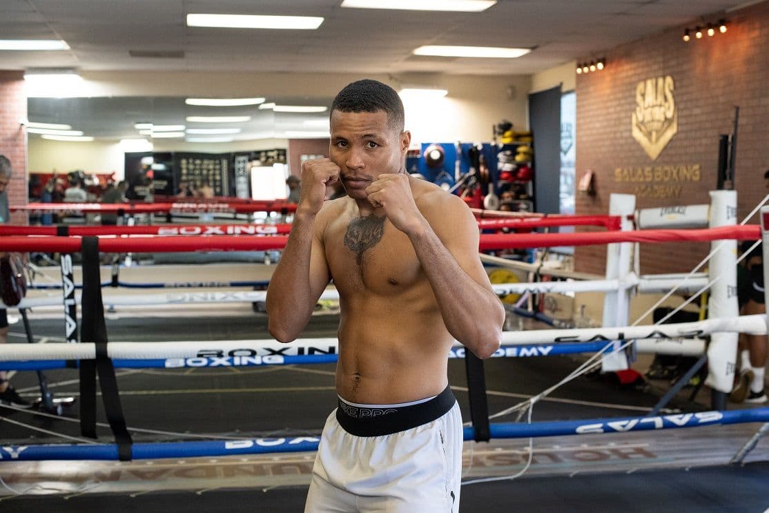 Kevin Brown steps up against fellow Cuban prospect Idalberto Umara on Friday