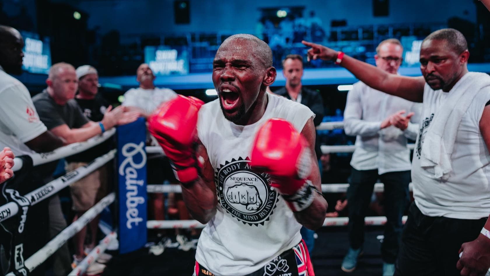 Nqothole awaits winner between Garcia, Moloney for world title shot