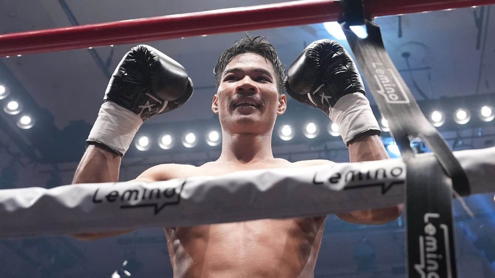 Simsri stops Vicelles in 2nd to retain IBF 108-pound world title