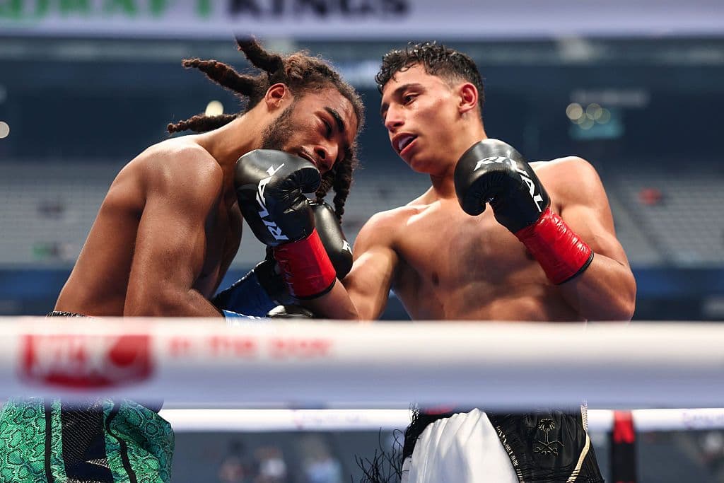 Sultan Al-Mohammed, 17, wins pro debut by shutout decision over Martin Caraballo