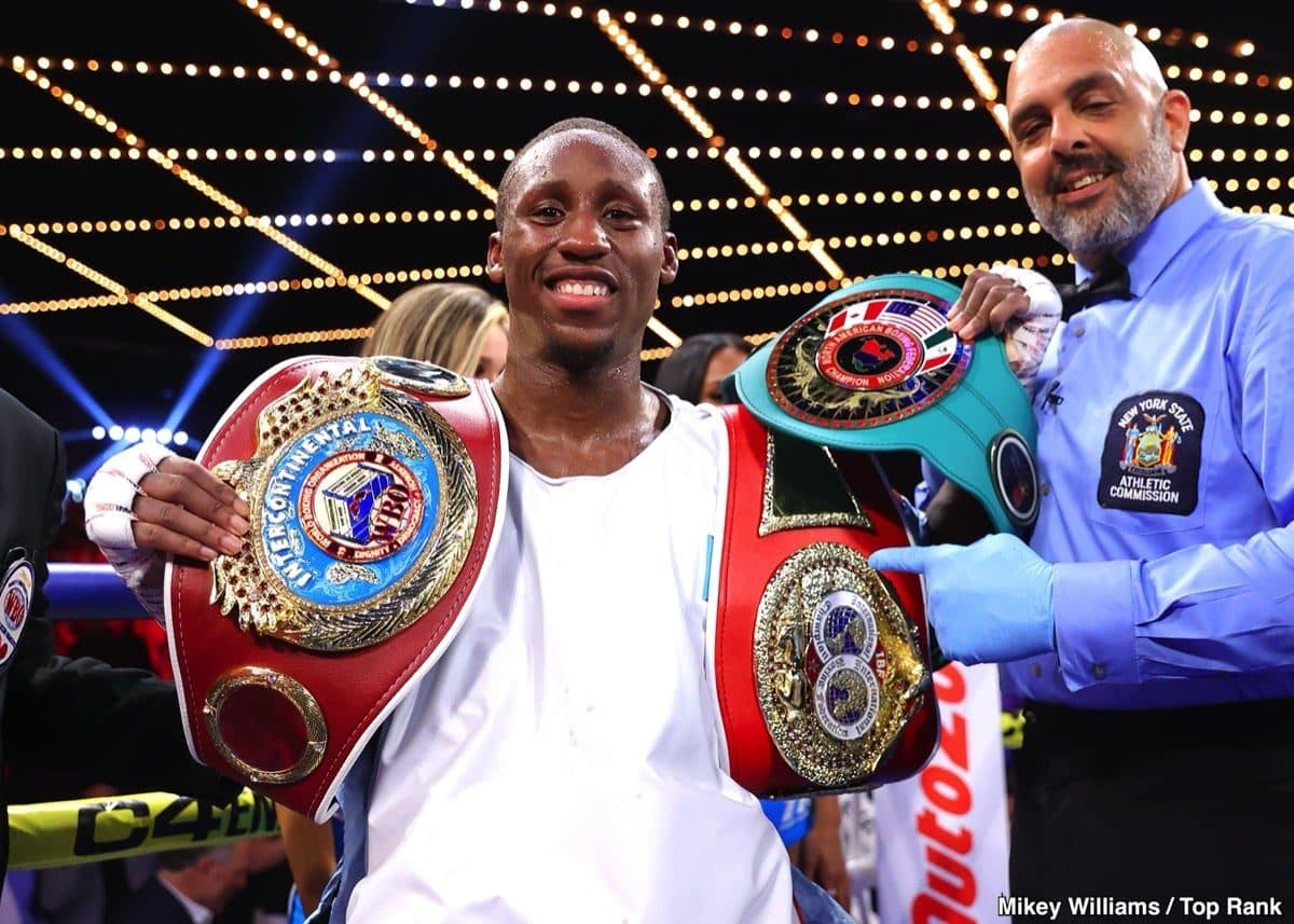 Bruce Carrington to defend featherweight belt against Rene Palacios