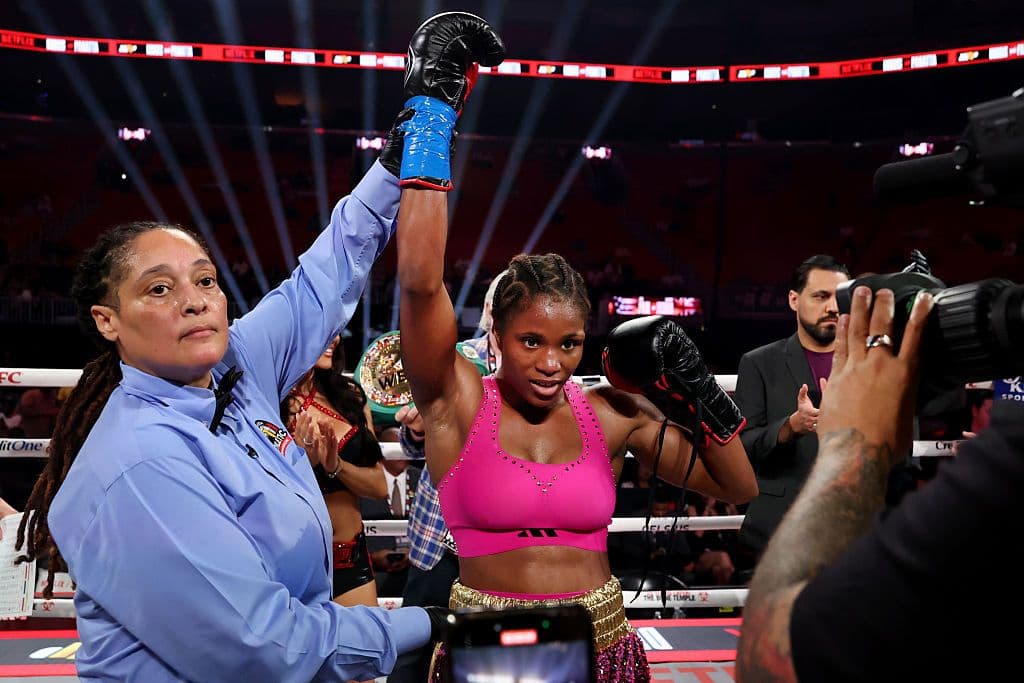 Caroline Dubois calls for unification clash with Terri Harper