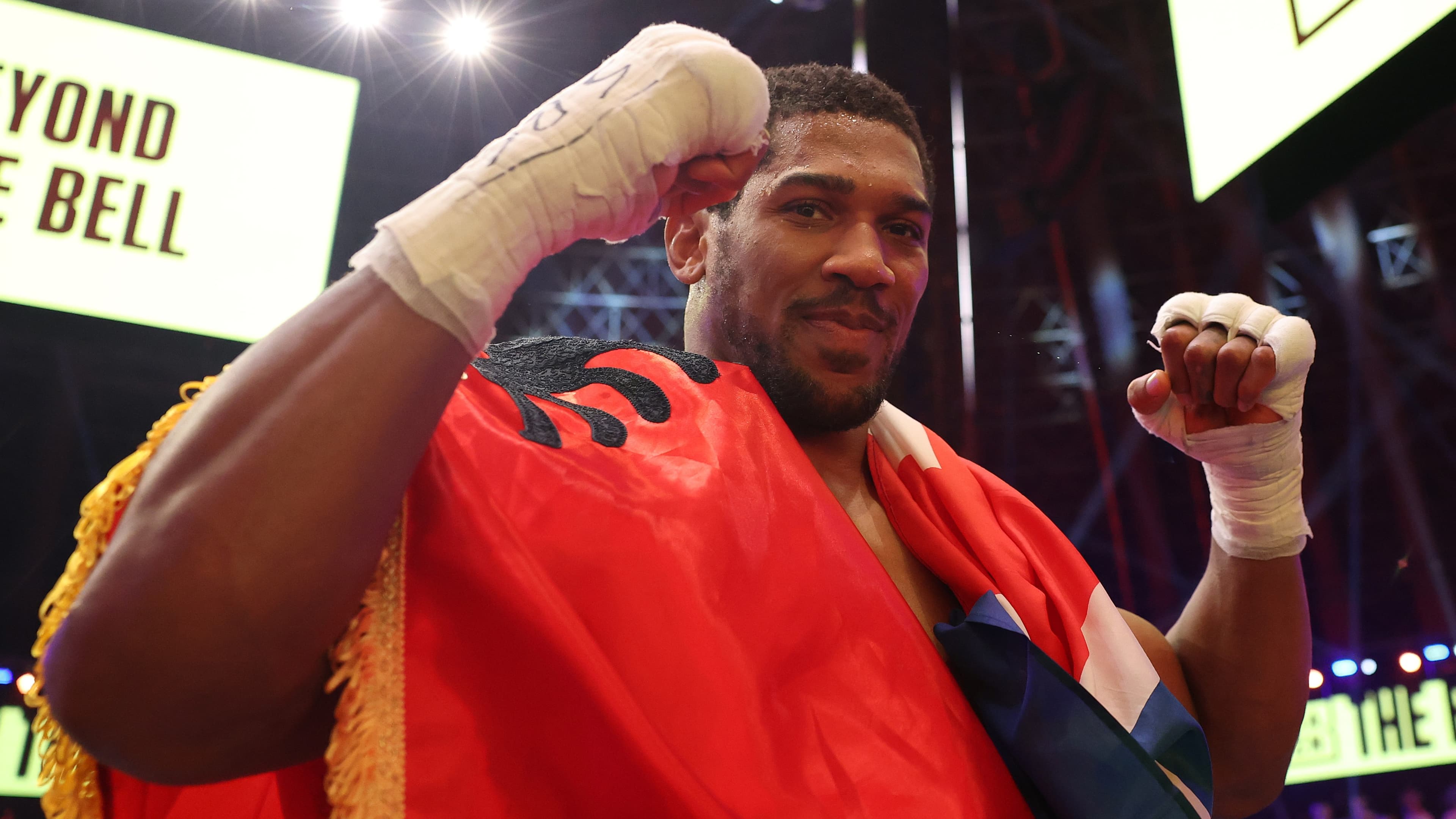 Joshua rallies after two knockdowns, stops Prenga — live reaction
