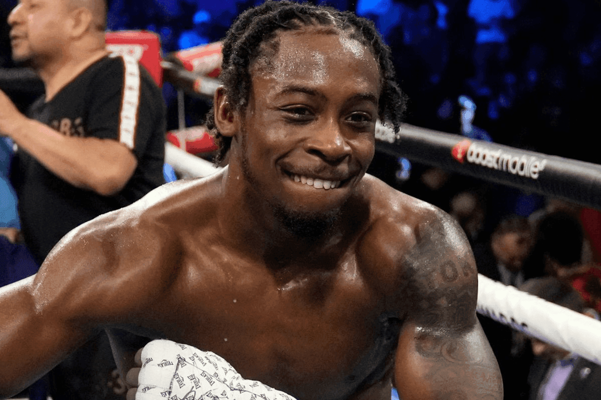 Bob Arum Calls Keyshawn Davis ‘This Generation’s Sugar Ray Leonard'