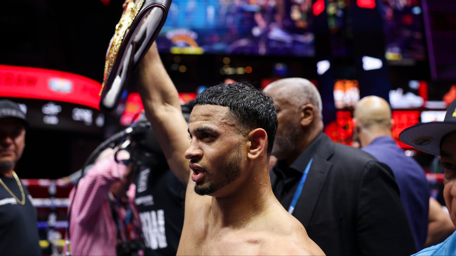 Rolando Romero a 'legitimate threat’ for Devin Haney, says Barboza