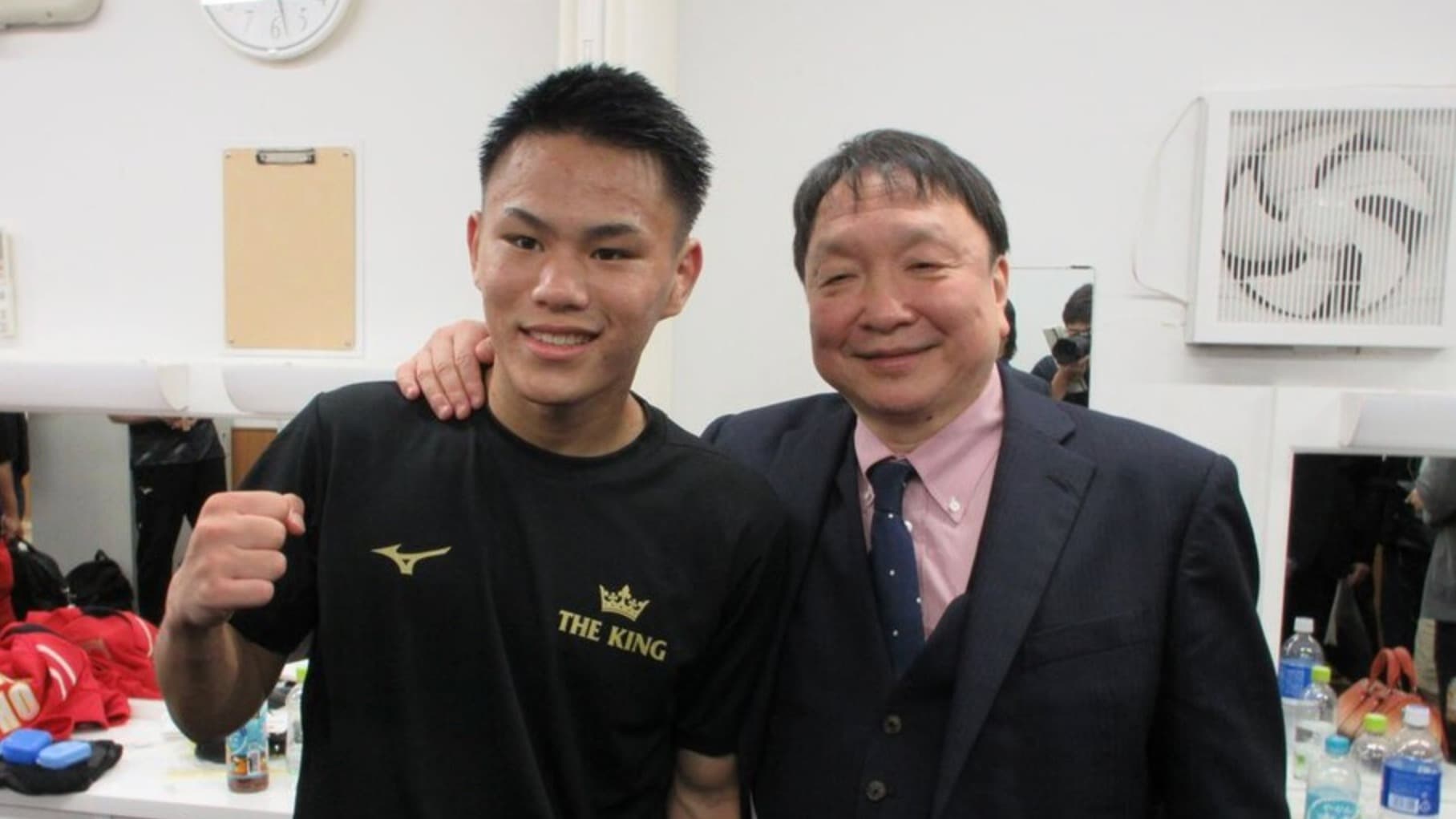 Yuga Fujiki steals show on debut as Sakai adds another stoppage