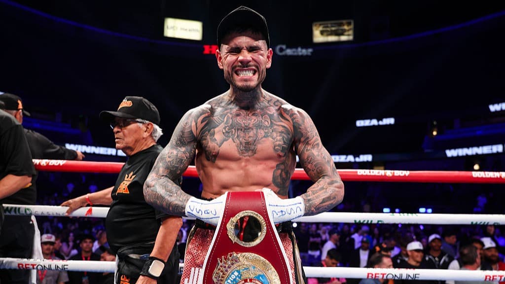 Barboza picks apart Sims en route to wide points victory