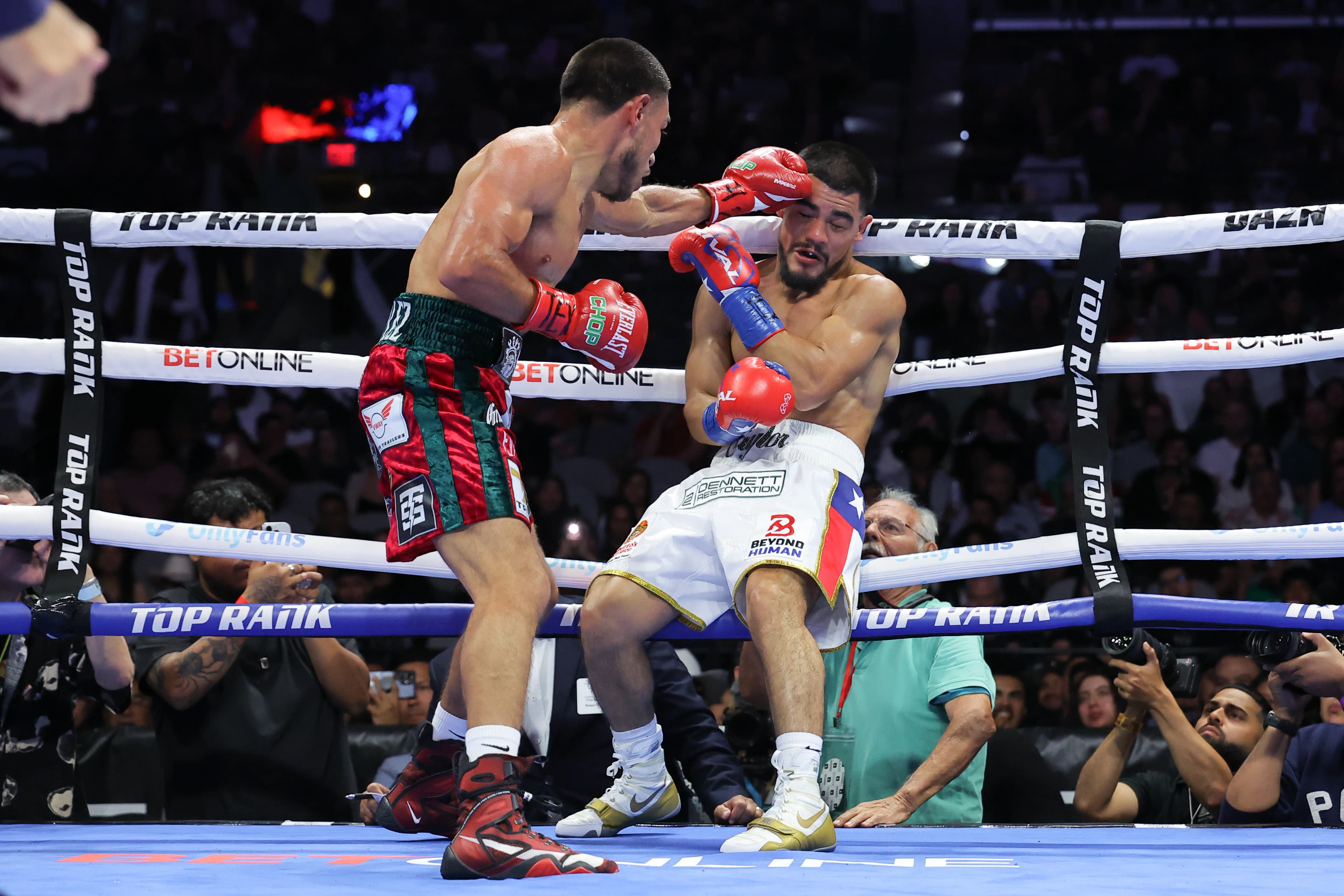 'Chop Chop' Gonzalez butchers Vazquez for 2nd-round KO