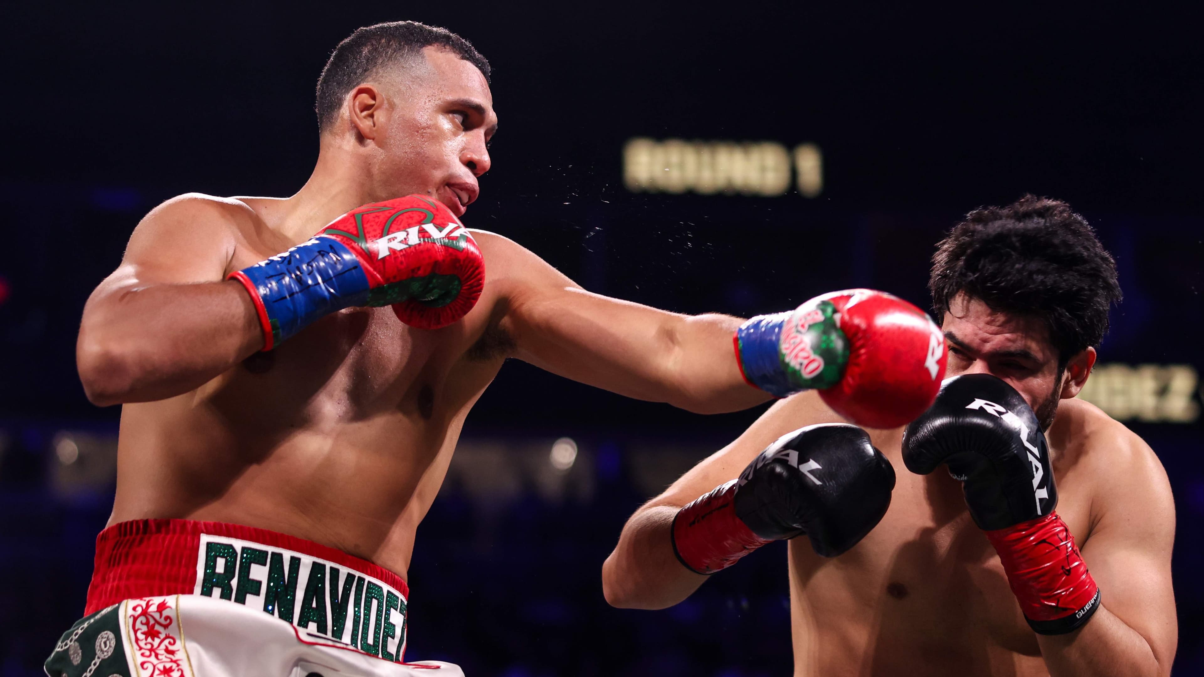 Benavidez floors, stops Ramirez in sixth to win cruiserweight titles