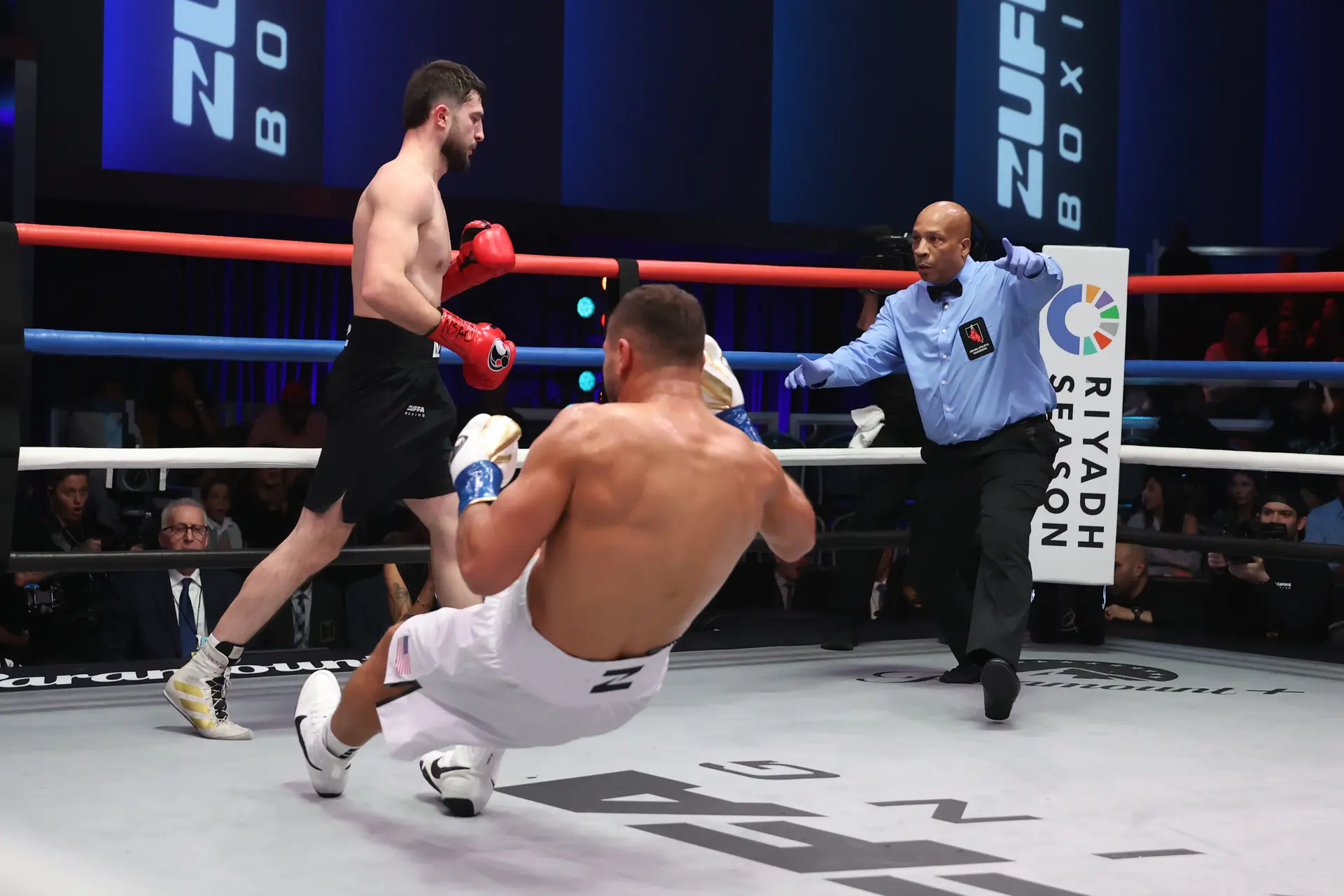 Umar Dzambekov Viciously KOs Ahmed Elbiali In 2nd Round