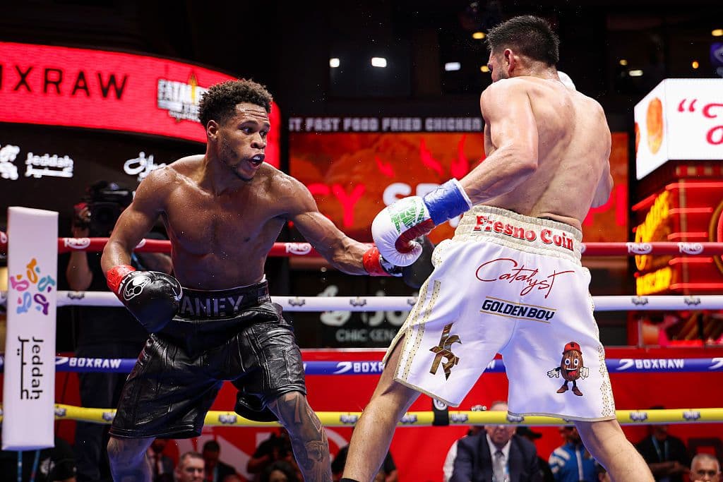 De La Hoya Laments Poor Performances Despite Generous Paydays from Turki Alalshikh