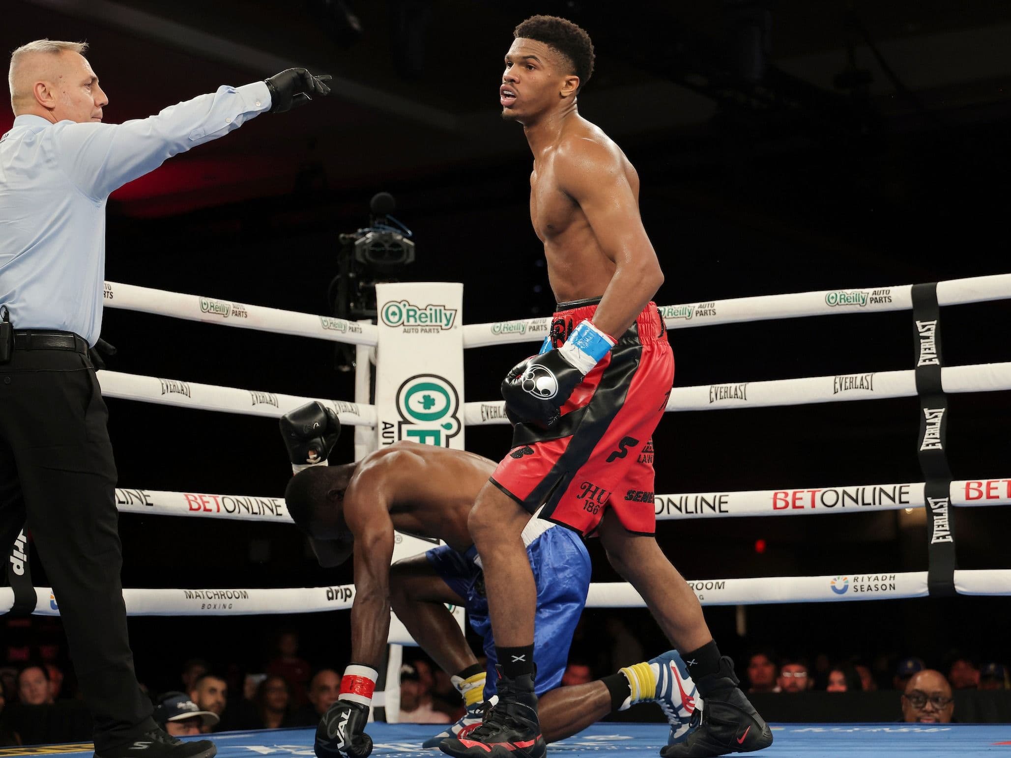 Omari Jones, Pat Brown Score Stoppage Wins On Pero-Thompson Undercard